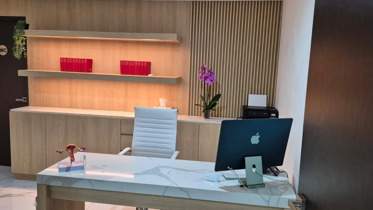 Oficina con mobiliario fabricado a medida por CarpyMobi
